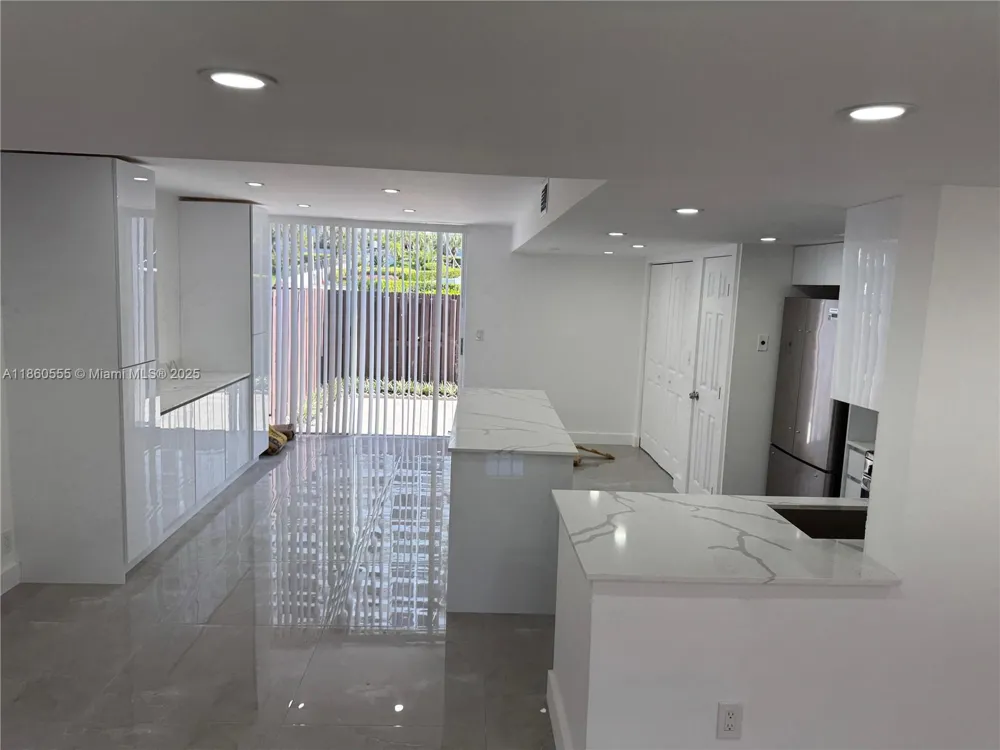 2318 NE 7th St #34 Hallandale Beach, FL 33009