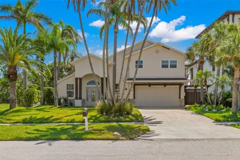 819 BAY ESPLANADE