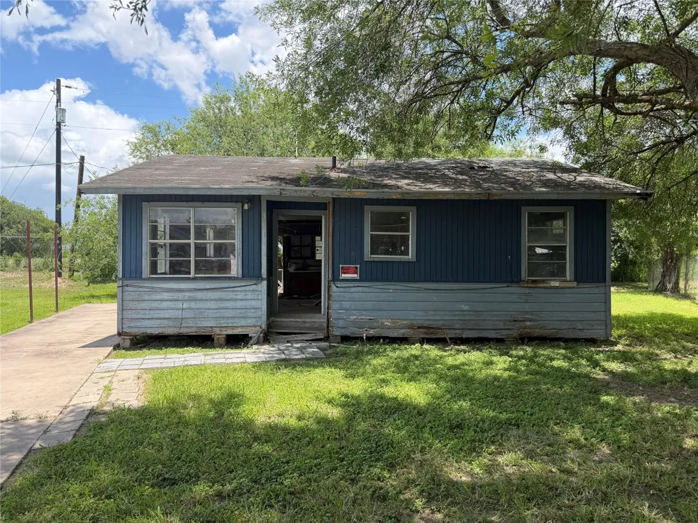 241 E Melton Park Drive Mercedes, TX 78570