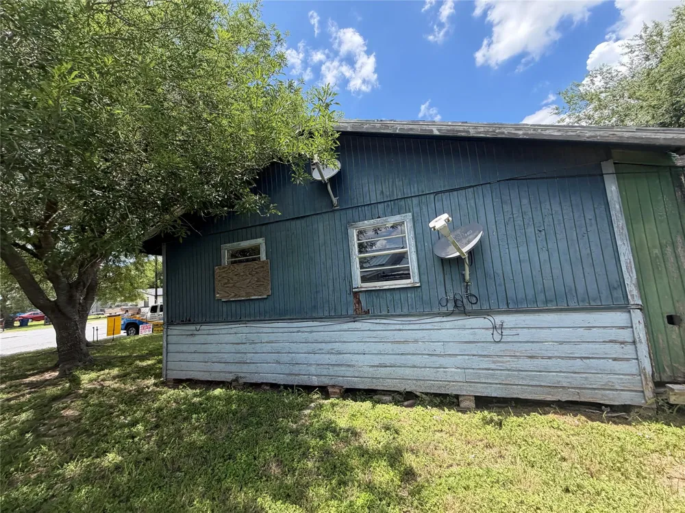 241 E Melton Park Drive Mercedes, TX 78570