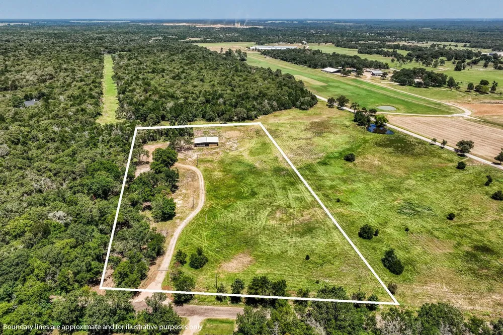 1922 County Road 324 Caldwell, TX 77836