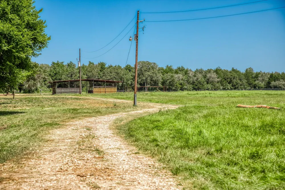 1922 County Road 324 Caldwell, TX 77836