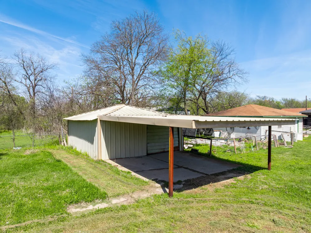 509 Navarro Avenue Mart, TX 76664