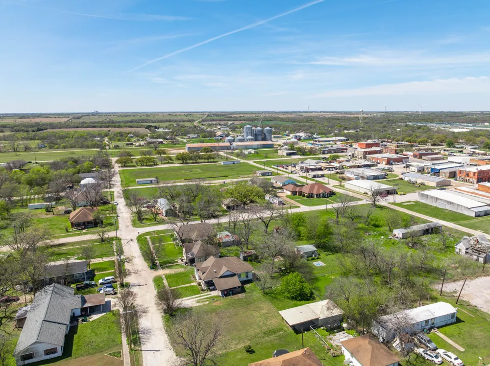 509 Navarro Avenue Mart, TX 76664