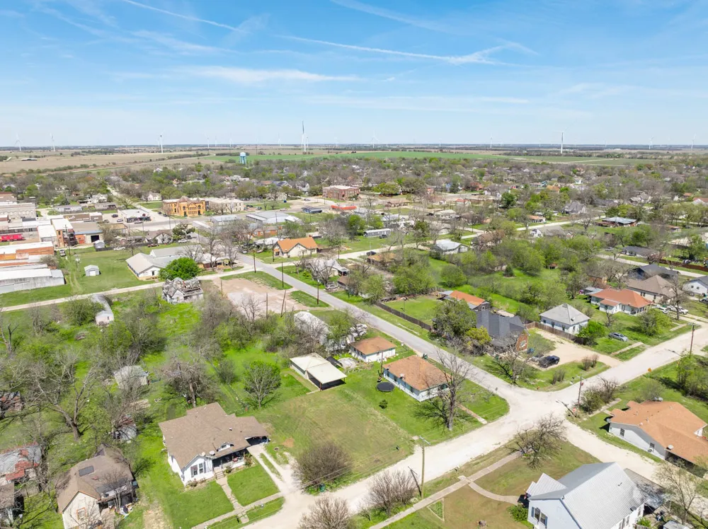 509 Navarro Avenue Mart, TX 76664