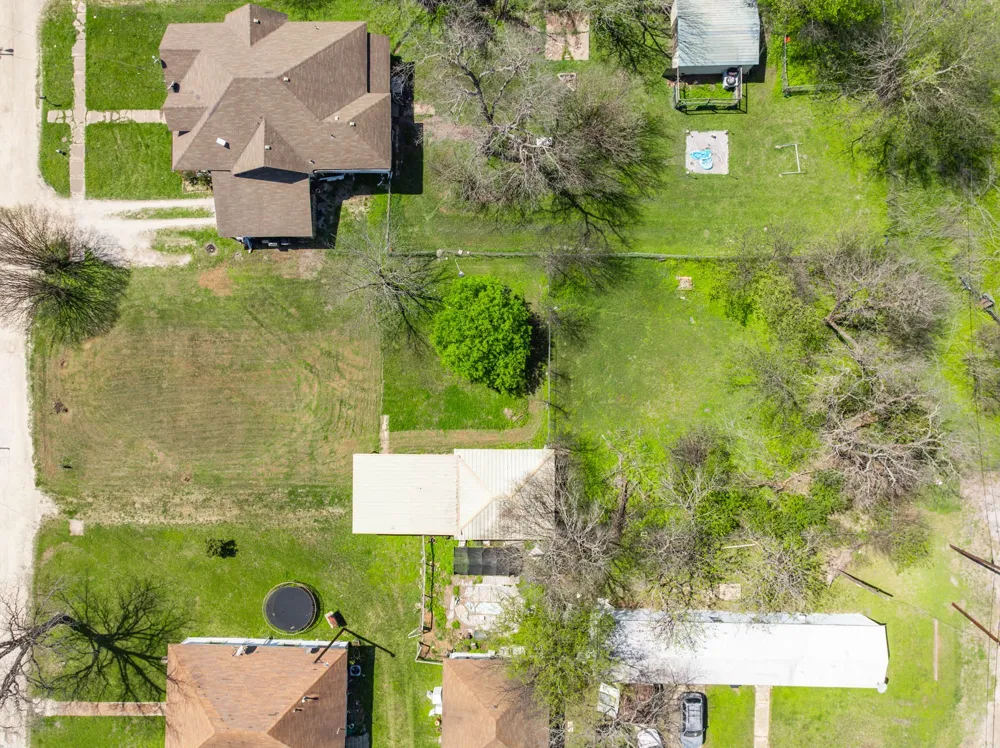 509 Navarro Avenue Mart, TX 76664