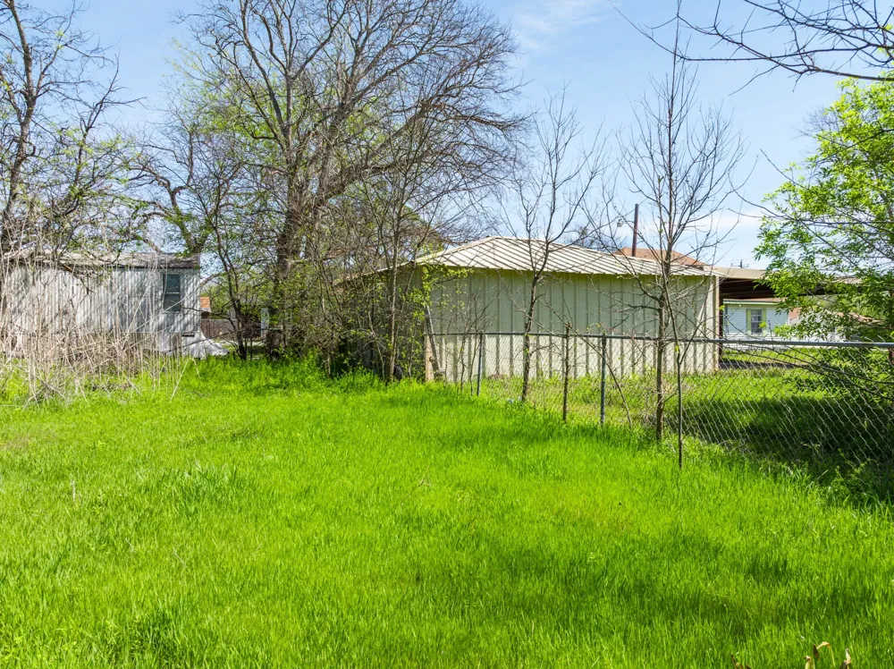 509 Navarro Avenue Mart, TX 76664