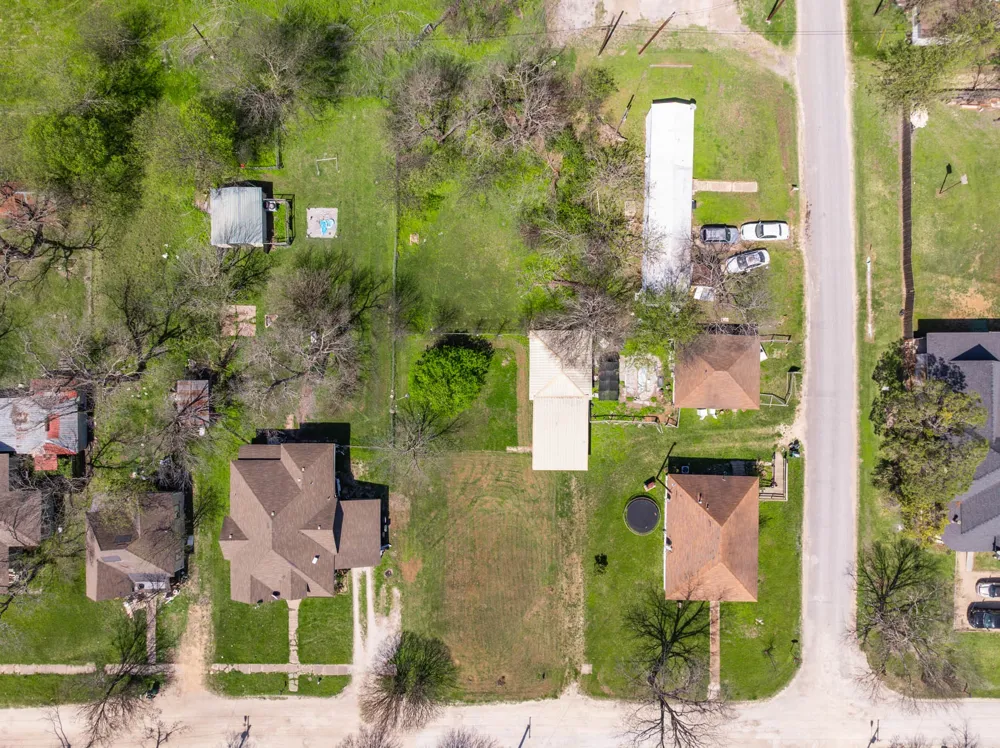 509 Navarro Avenue Mart, TX 76664