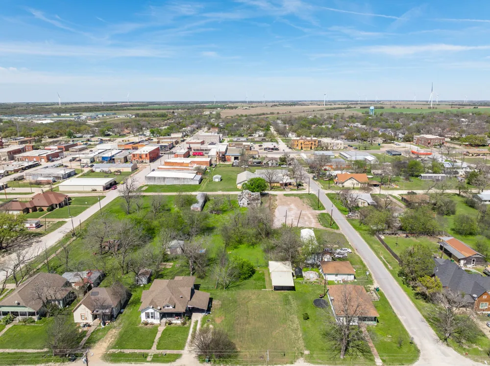 509 Navarro Avenue Mart, TX 76664