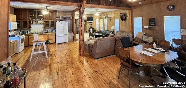 104 SD 14070 Rocksprings, TX 78880