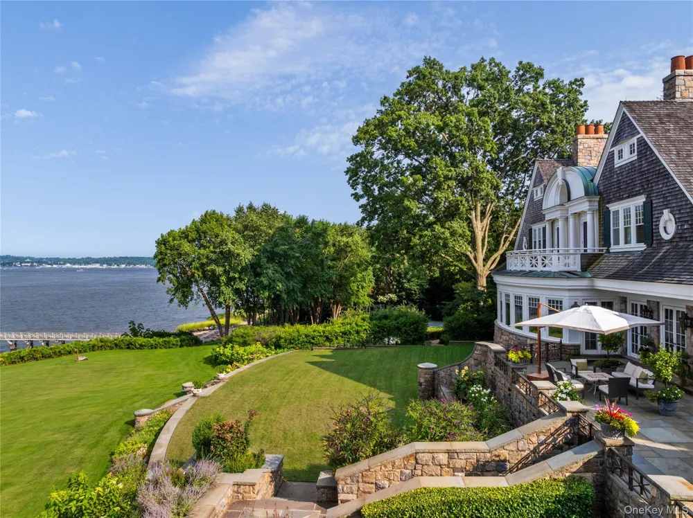 227 Dock Lane Great Neck, NY 11024