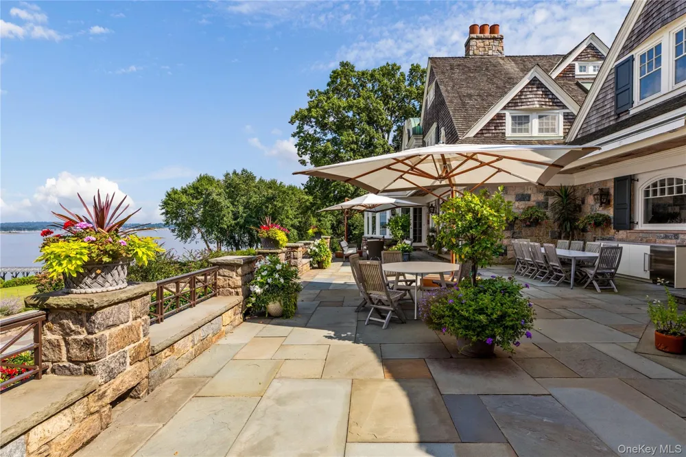 227 Dock Lane Great Neck, NY 11024