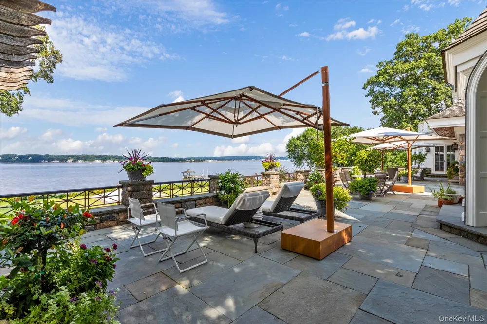 227 Dock Lane Great Neck, NY 11024