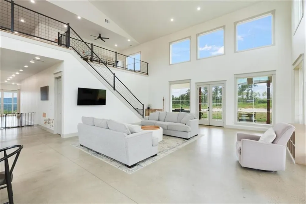 664 Wiggins Road Lyerly, GA 30730