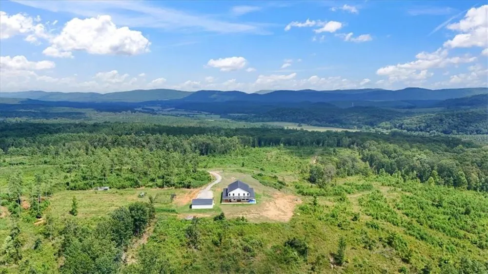 664 Wiggins Road Lyerly, GA 30730