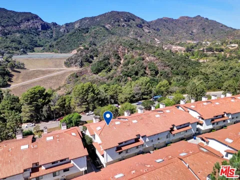 1476 Palisades Drive