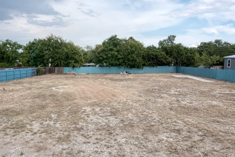1004 S West Drive Leander, TX 78641