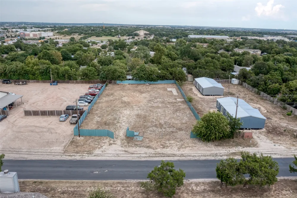 1004 S West Drive Leander, TX 78641