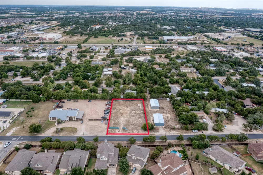 1004 S West Drive Leander, TX 78641