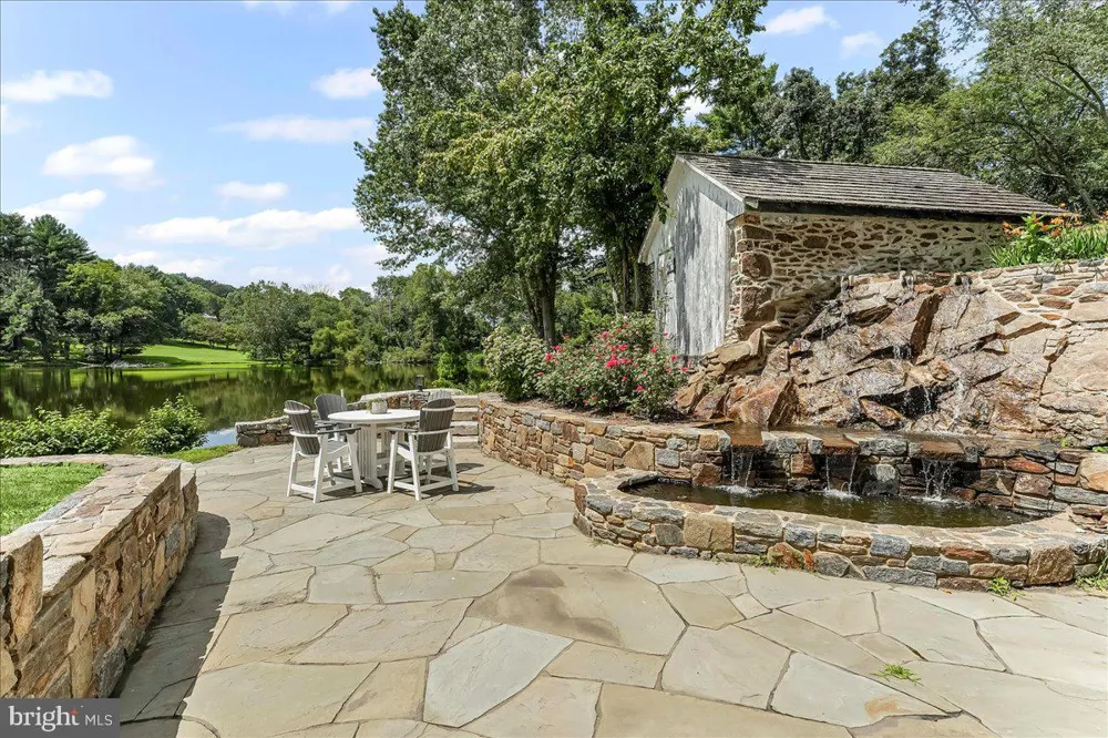 80 HEYBURN ROAD Chadds Ford, PA 19317