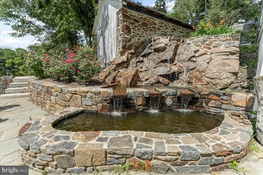 80 HEYBURN ROAD Chadds Ford, PA 19317