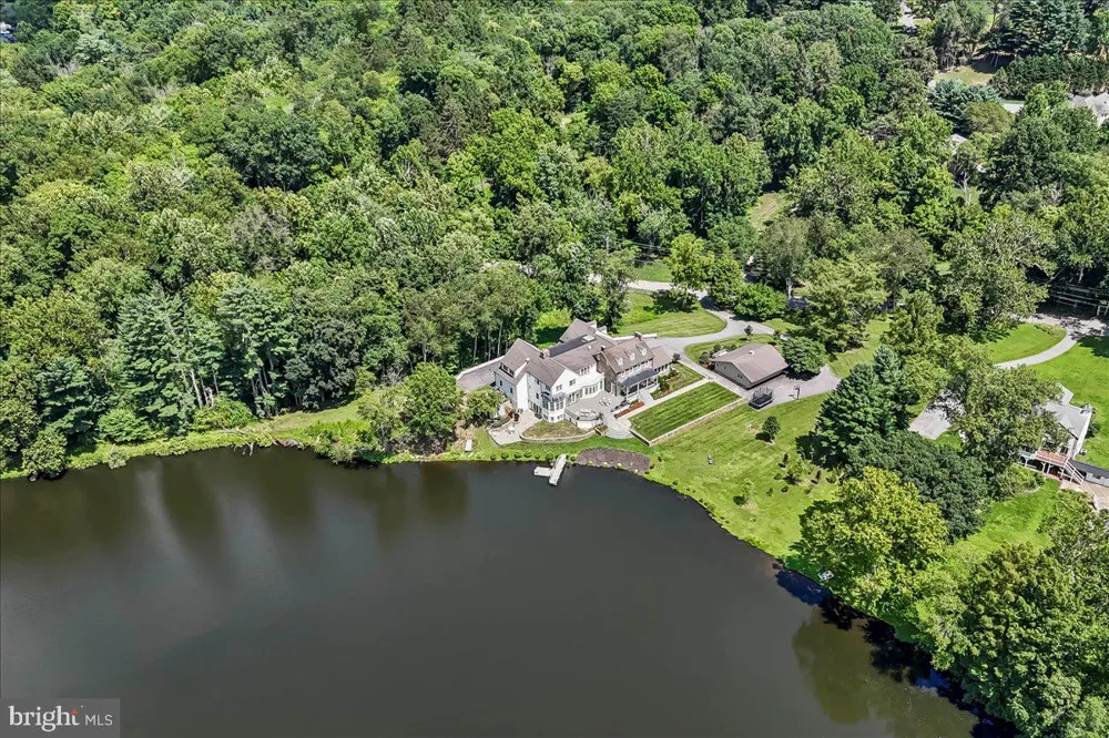 80 HEYBURN ROAD Chadds Ford, PA 19317