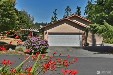 5772 Captain Vancouver Drive