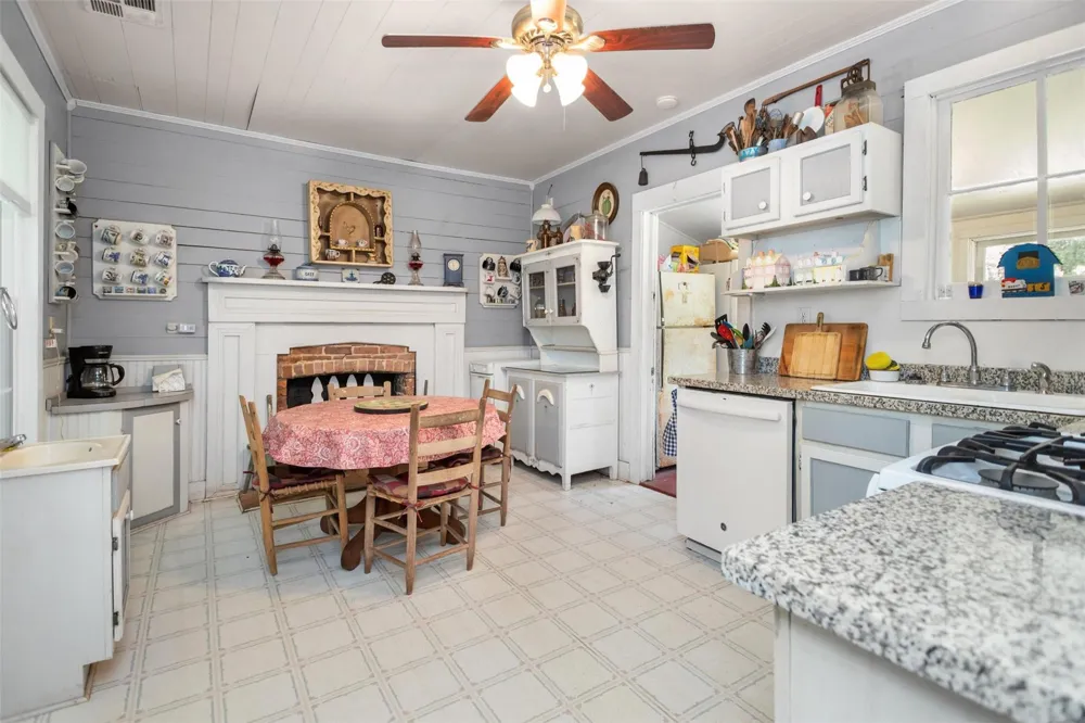 609 County Road 1175 Kennard, TX 75847
