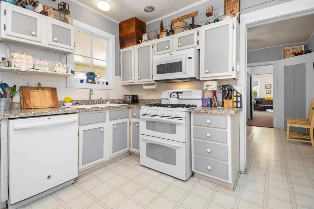 609 County Road 1175 Kennard, TX 75847