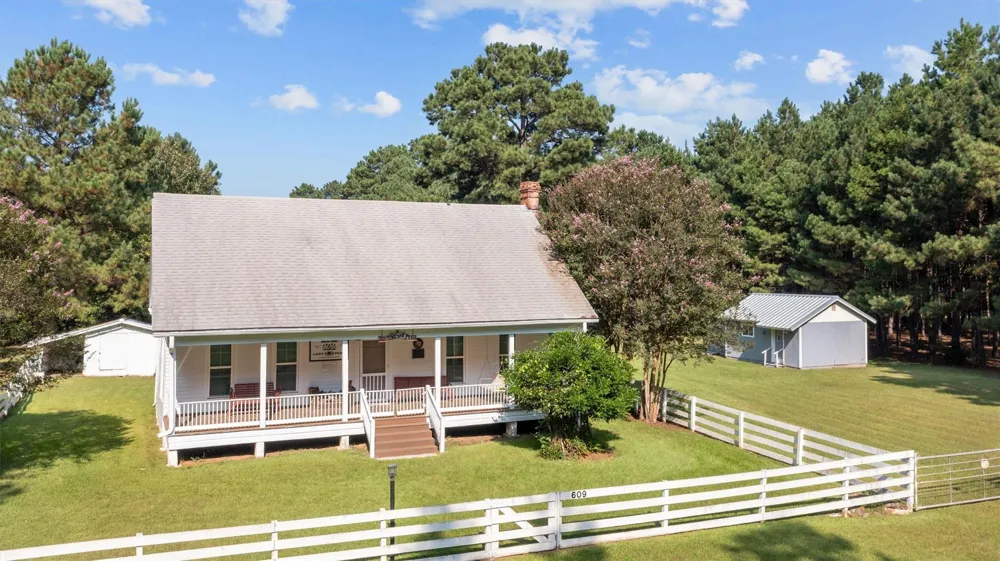 609 County Road 1175 Kennard, TX 75847