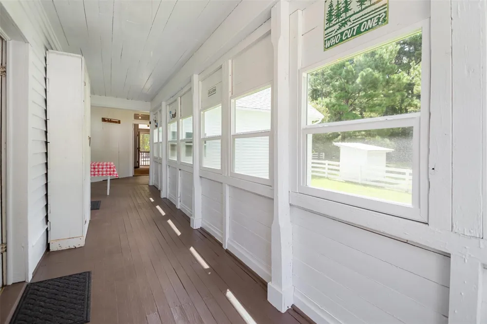 609 County Road 1175 Kennard, TX 75847
