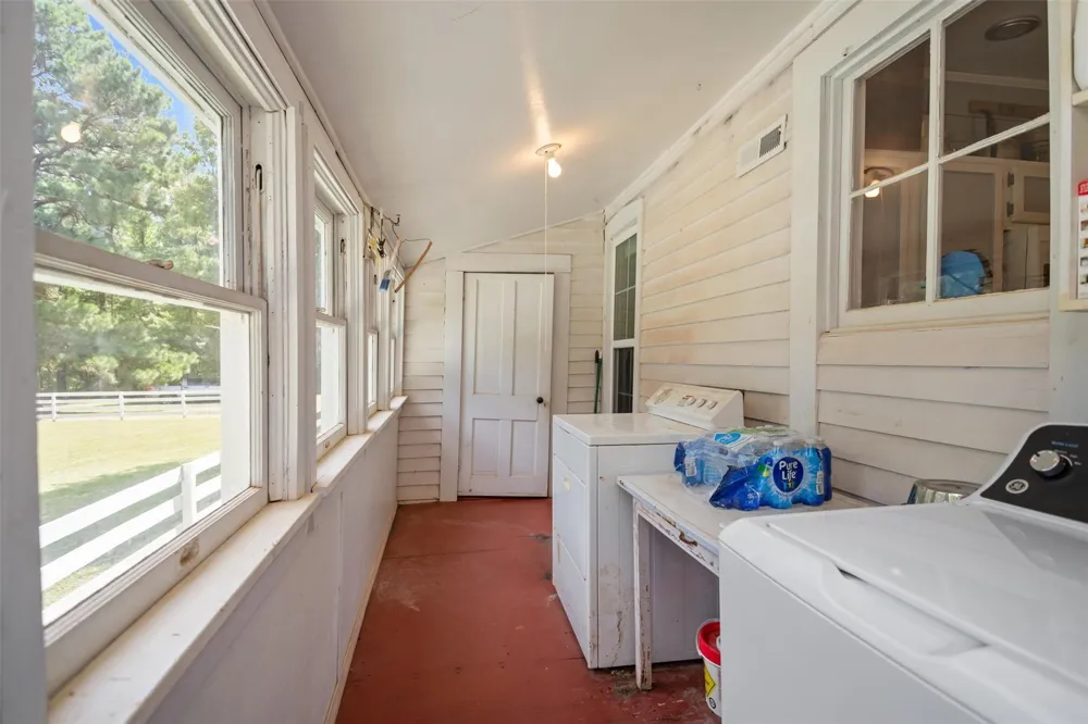 609 County Road 1175 Kennard, TX 75847