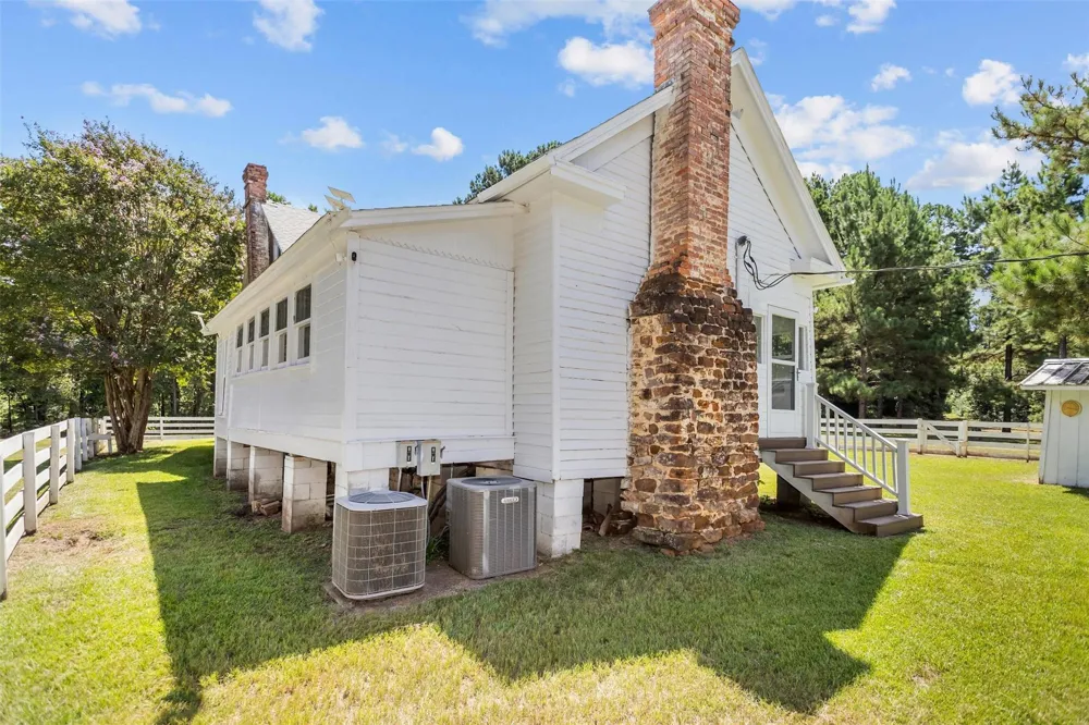 609 County Road 1175 Kennard, TX 75847