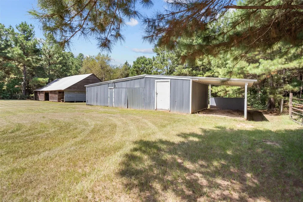 609 County Road 1175 Kennard, TX 75847