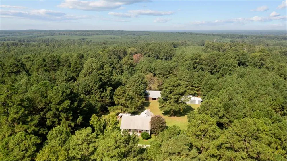 609 County Road 1175 Kennard, TX 75847
