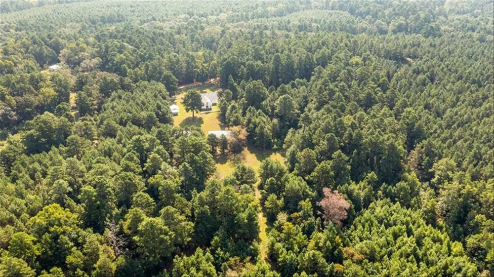 609 County Road 1175 Kennard, TX 75847
