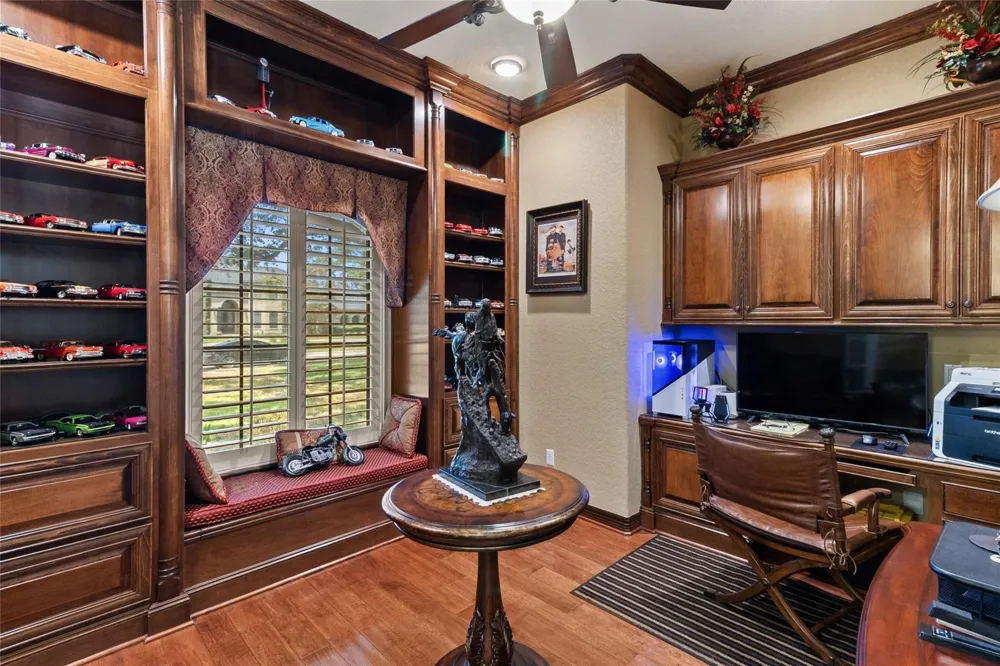 1105 Oak Park Drive Angleton, TX 77515