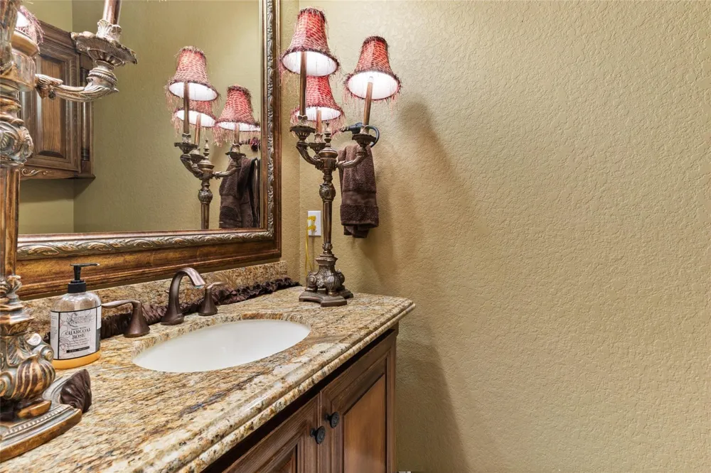 1105 Oak Park Drive Angleton, TX 77515