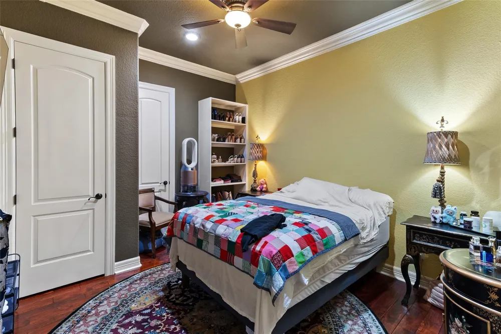 1105 Oak Park Drive Angleton, TX 77515