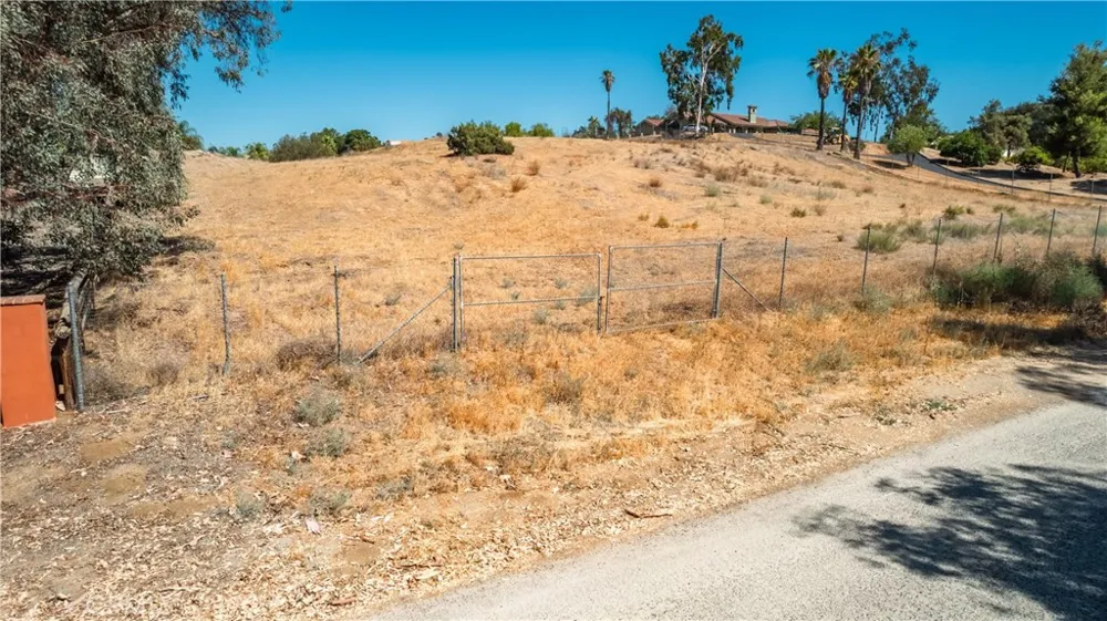 Halter Lane Riverside, CA 92504