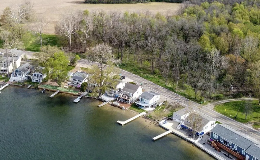 4 Dailey Rd Edwardsburg, MI 49112