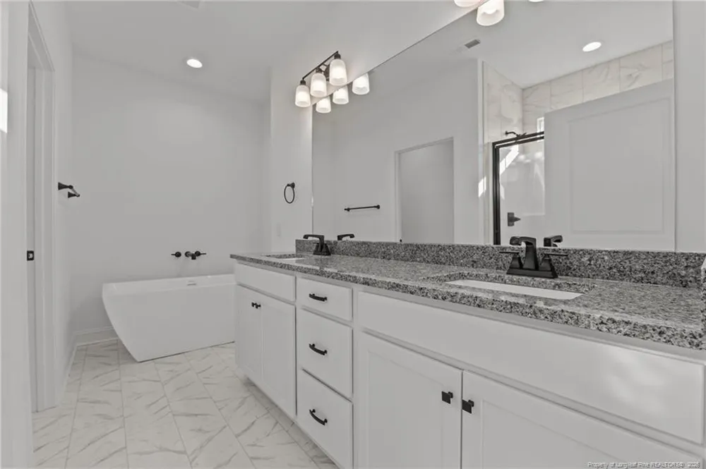 315 Baymeadow Bend Lumberton, NC 28358