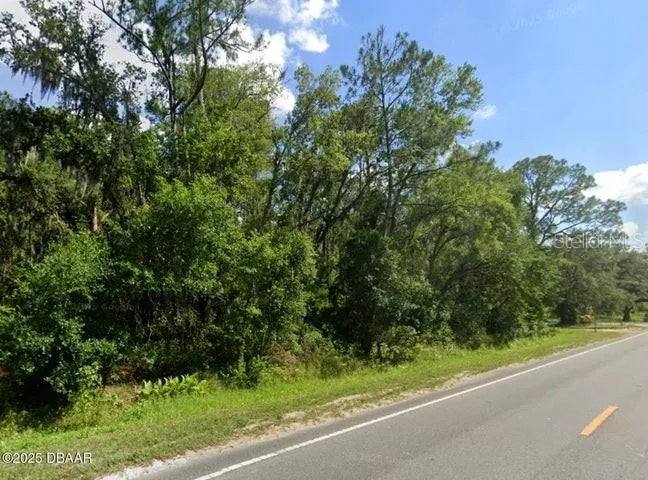2884 W NEW YORK AVENUE Deland, FL 32720