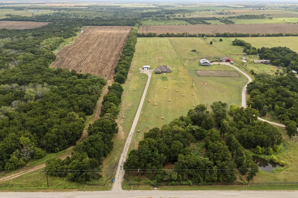 2435 Cobler Road Collinsville, TX 76233