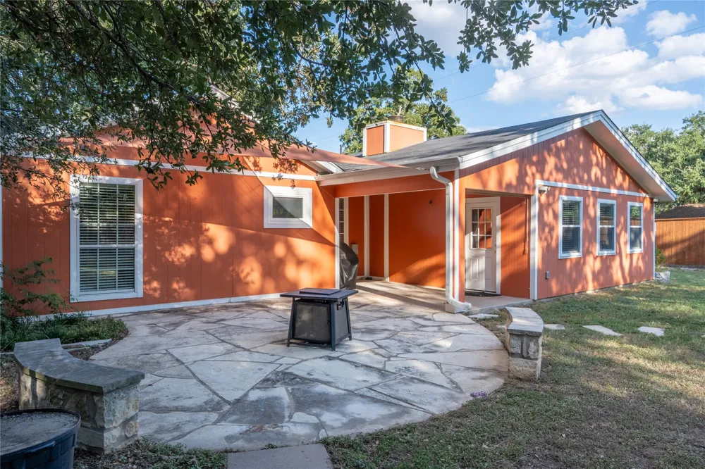 2107 Emerald Isle Drive Leander, TX 78641