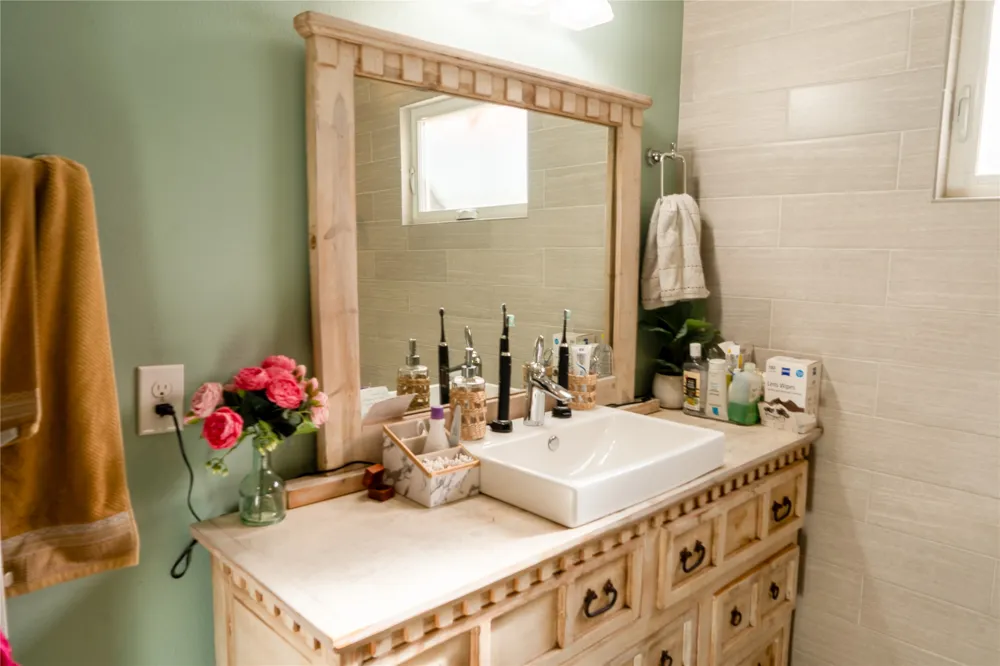 2107 Emerald Isle Drive Leander, TX 78641