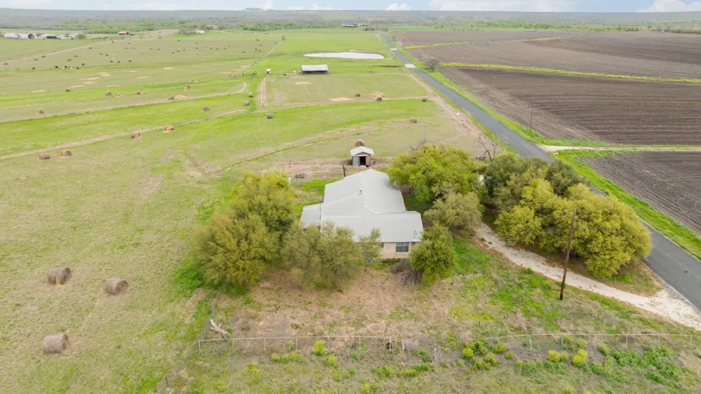 19810 Janak Road Coupland, TX 78615