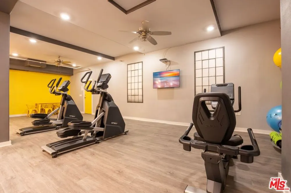 729 S Union Avenue #200 Los Angeles, CA 90017