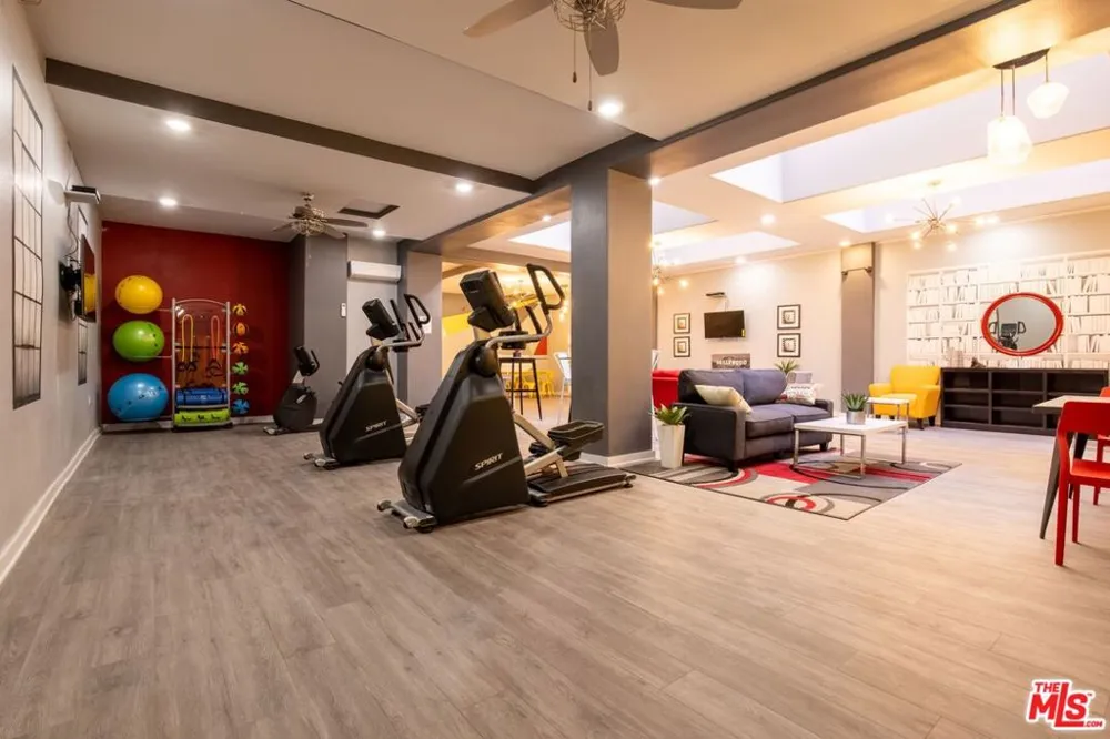 729 S Union Avenue #200 Los Angeles, CA 90017