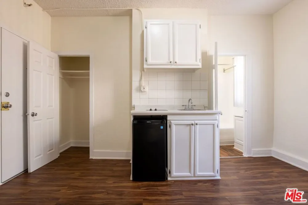 729 S Union Avenue #200 Los Angeles, CA 90017